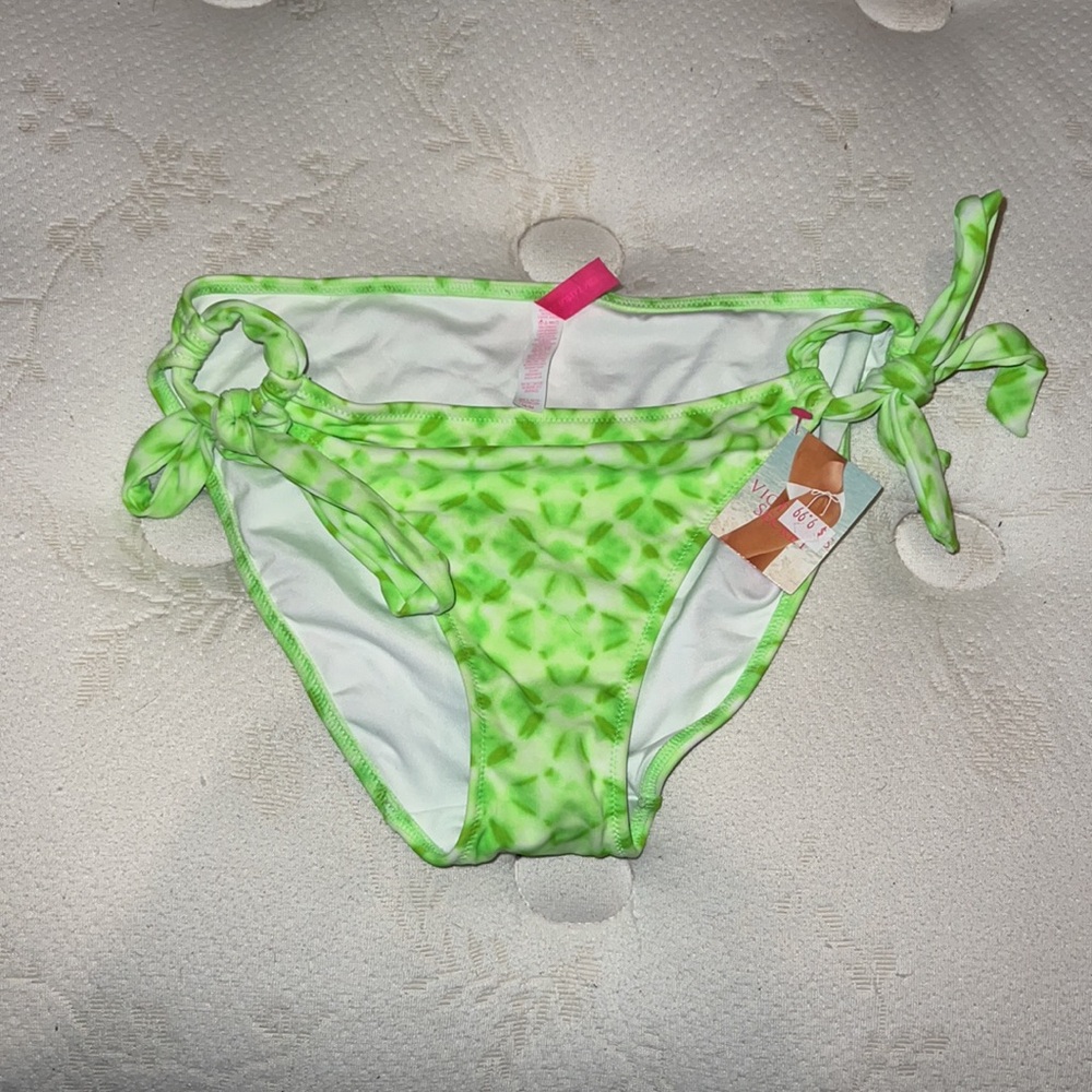 Victoria’s Secret Swim- Lime Green/White Pattern Top/Bottoms - Picture 2 of 7